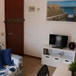 Apartment Modern Flat On The Shores Of